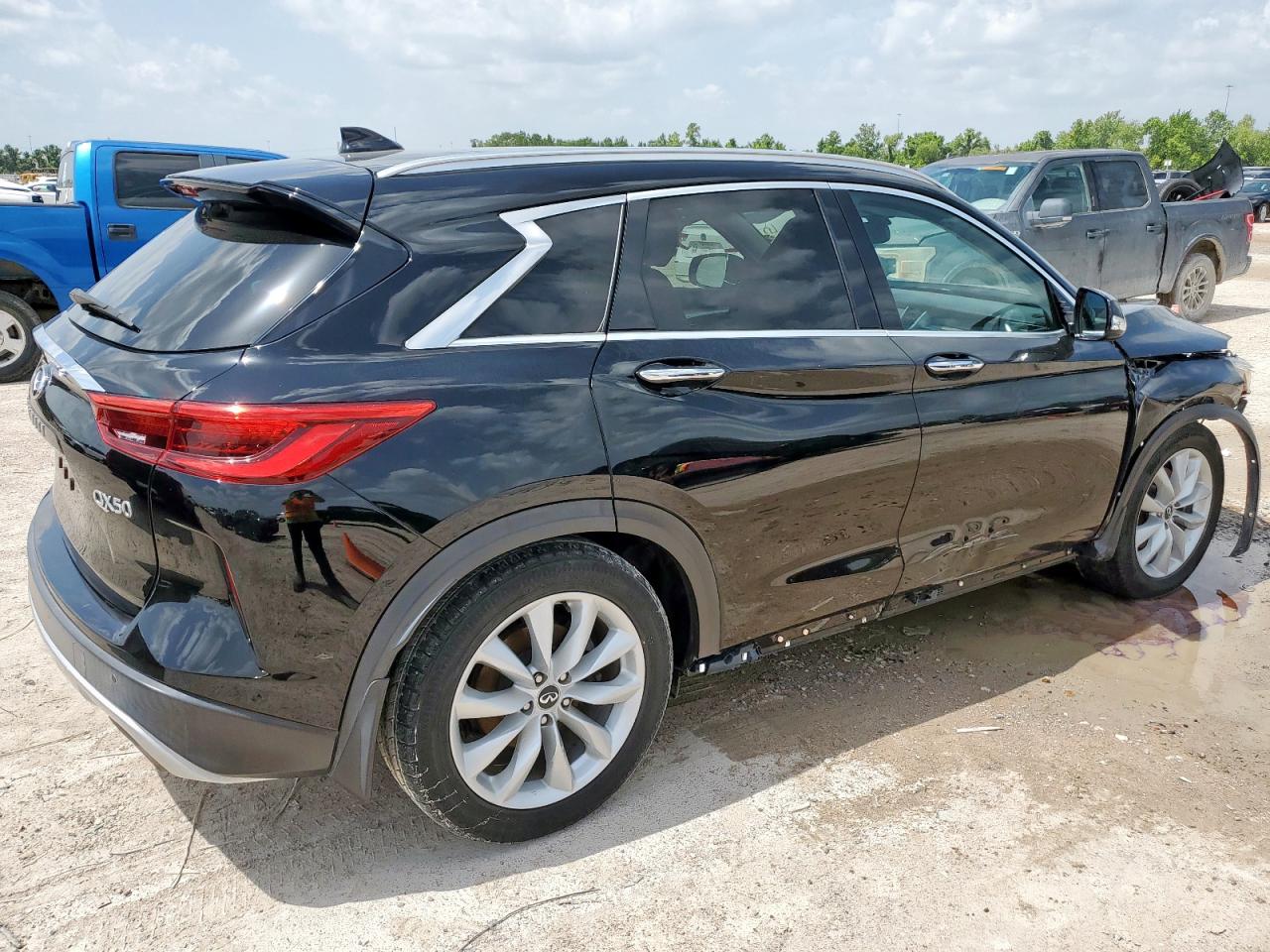 INFINITI QX50 ESSENTIAL