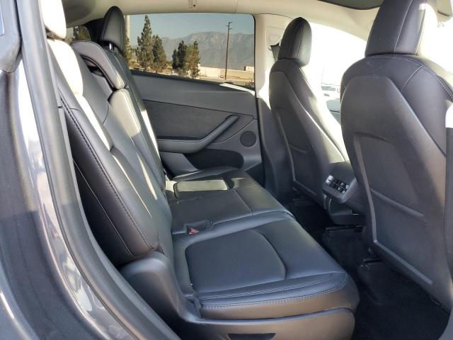 2022 TESLA MODEL Y 7SAYGAEE0NF575901