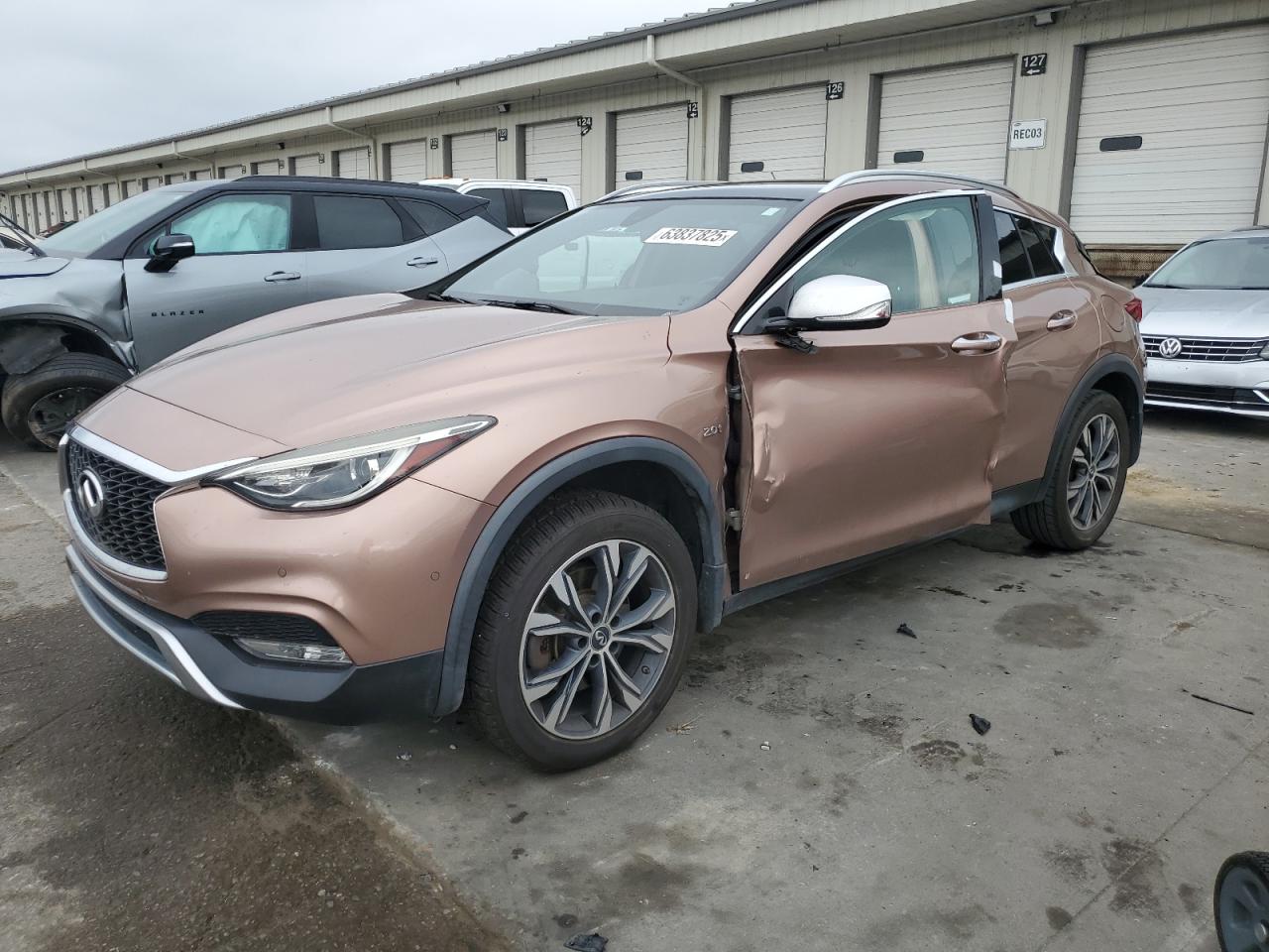 INFINITI QX30 BASE