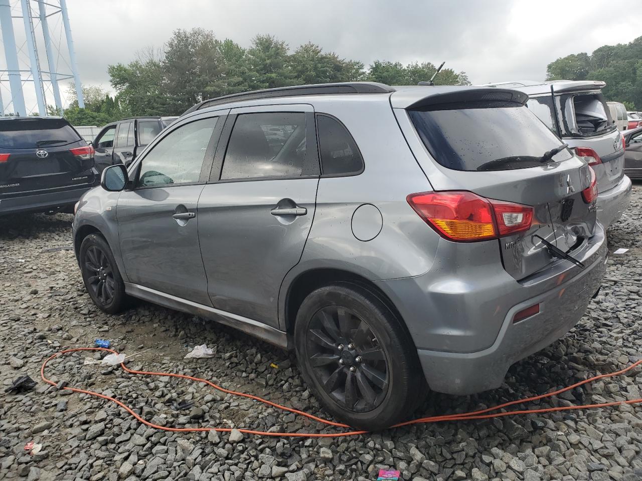MITSUBISHI OUTLANDER SE