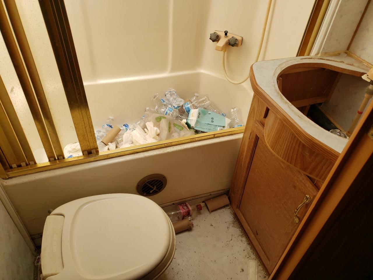 Lot #3187773061 1998 KOMFORT FIFTH WHEE