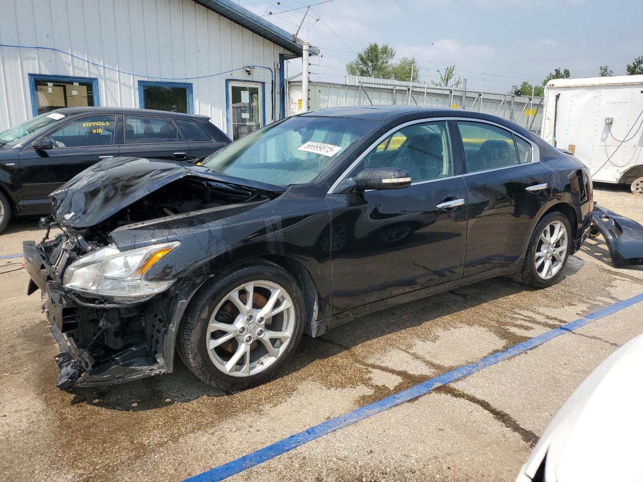 NISSAN MAXIMA S