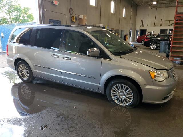 2016 CHRYSLER TOWN & COU 2C4RC1CG4GR189569