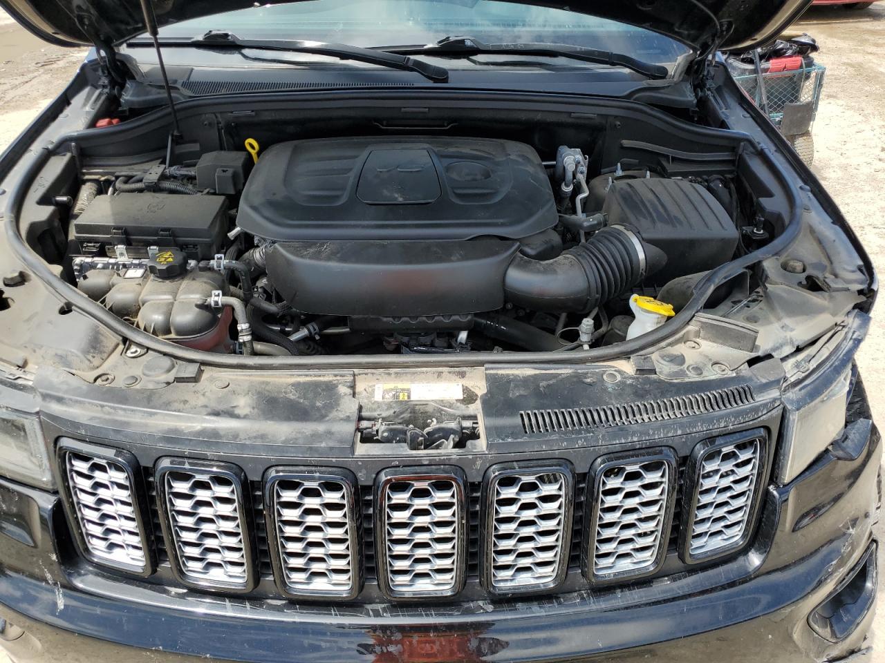 JEEP GRAND CHEROKEE LAREDO