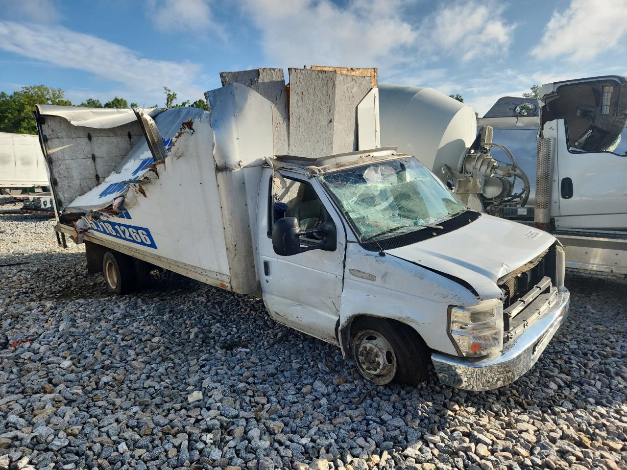 FORD ECONOLINE E450 SUPER DUTY CUTAWAY VAN