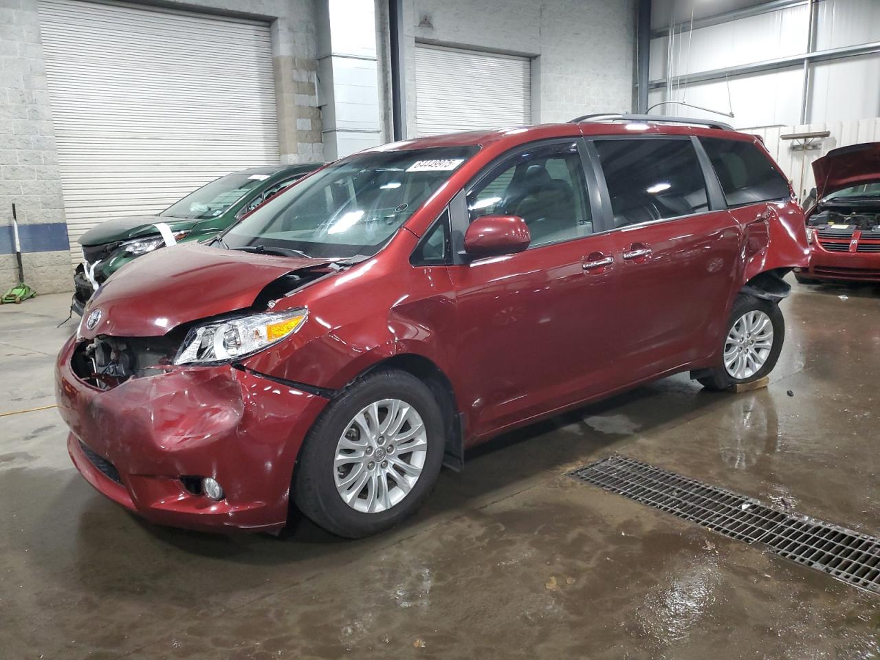 TOYOTA SIENNA XLE