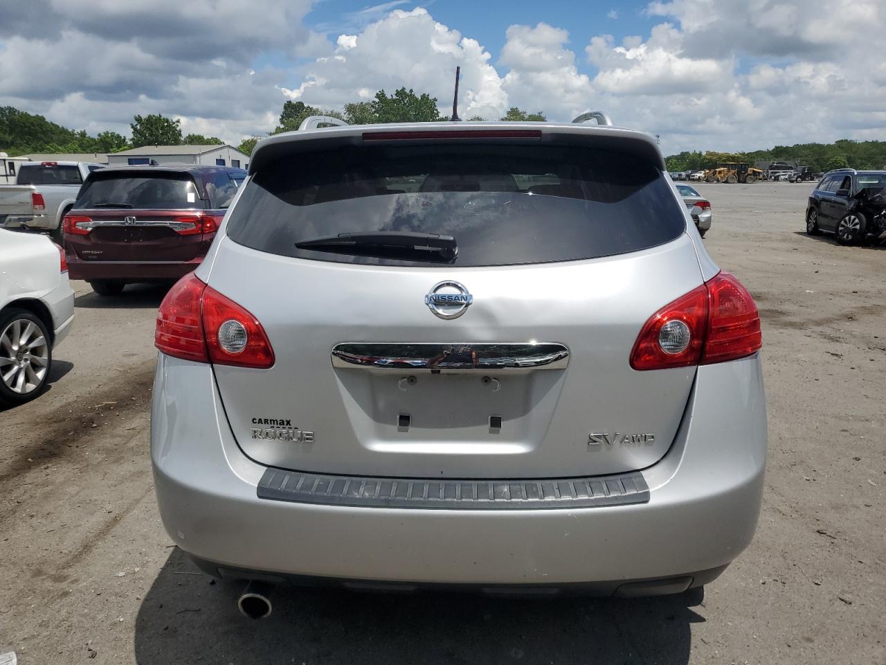 Nissan Rogue s 2012