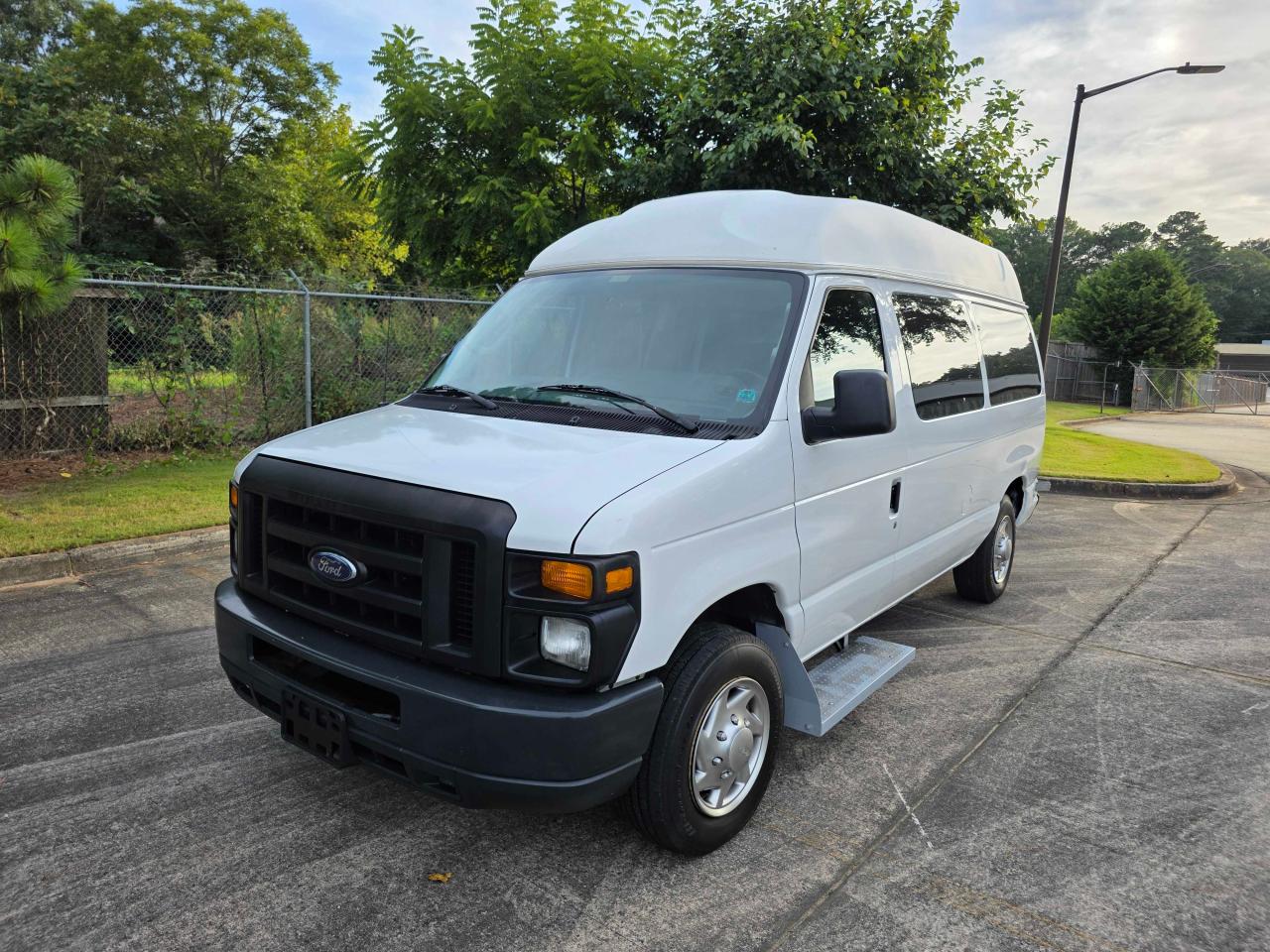 FORD ECONOLINE E150 VAN