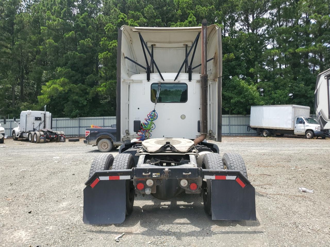 Lot #3284637340 2016 PETERBILT 579