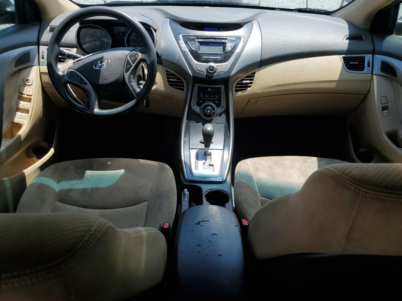 Hyundai Elantra gl 2013