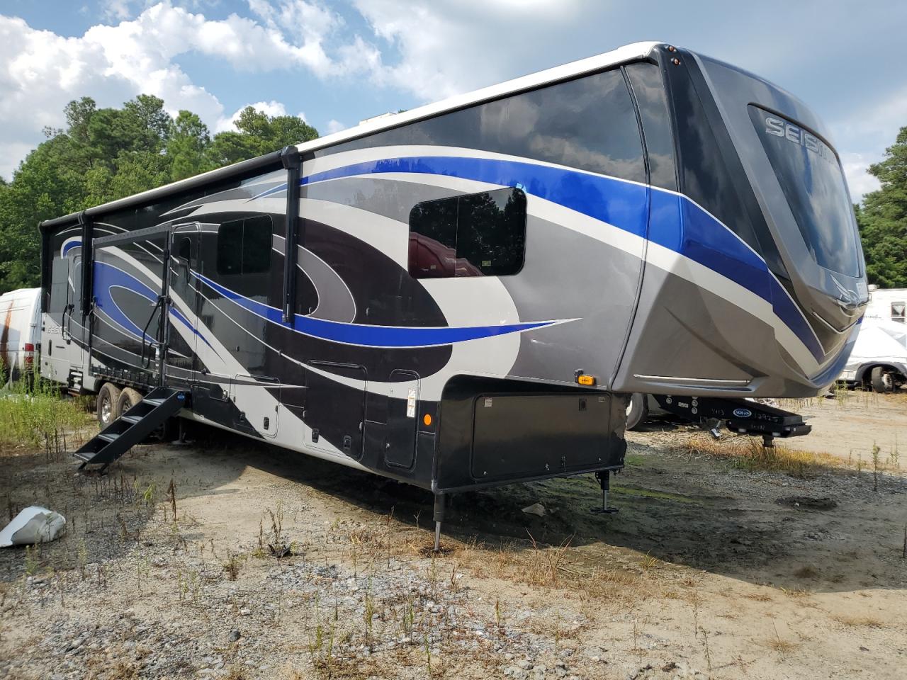 Lot #3240968190 2021 JAYCO SEISMIC
