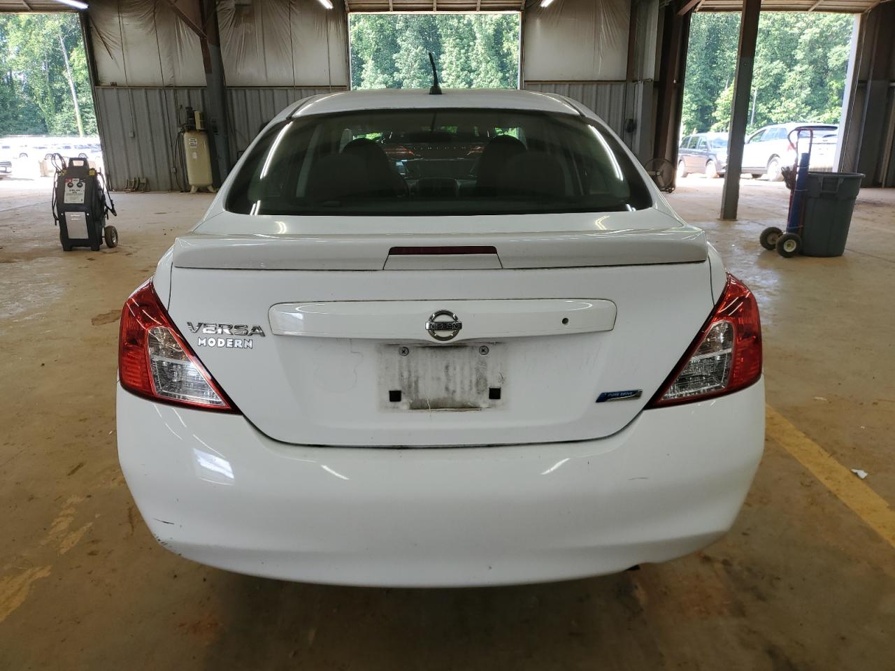 NISSAN VERSA S