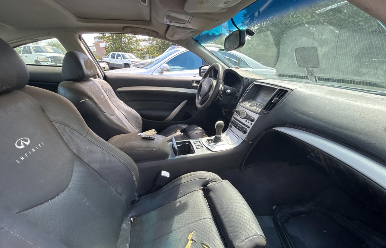Infiniti G37 base 2008