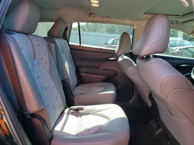 2022 TOYOTA HIGHLANDER 5TDABRCH8NS555304
