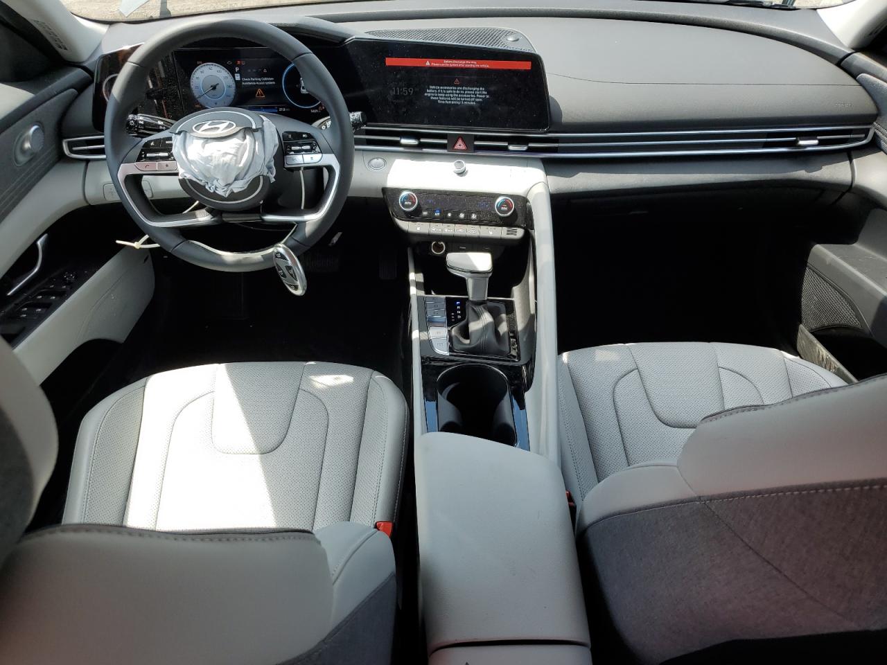 HYUNDAI ELANTRA LIMITED