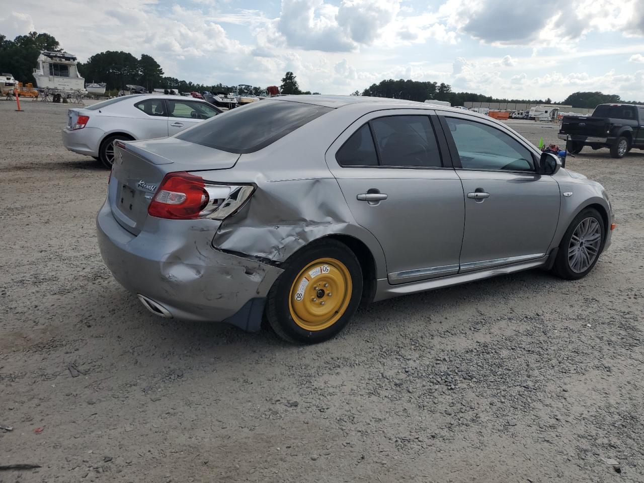 SUZUKI KIZASHI SPORT GTS