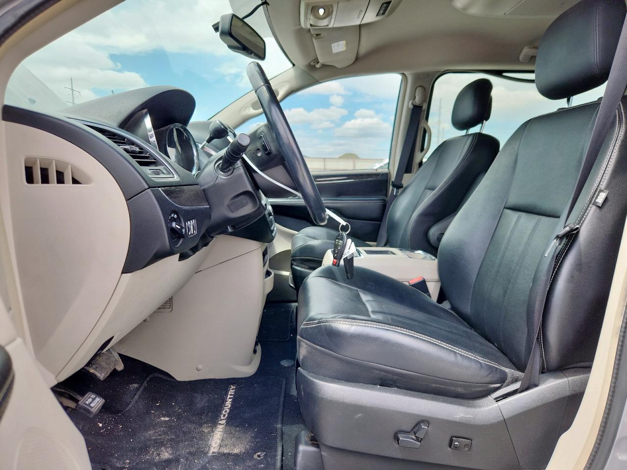 CHRYSLER TOWN & COUNTRY TOURING