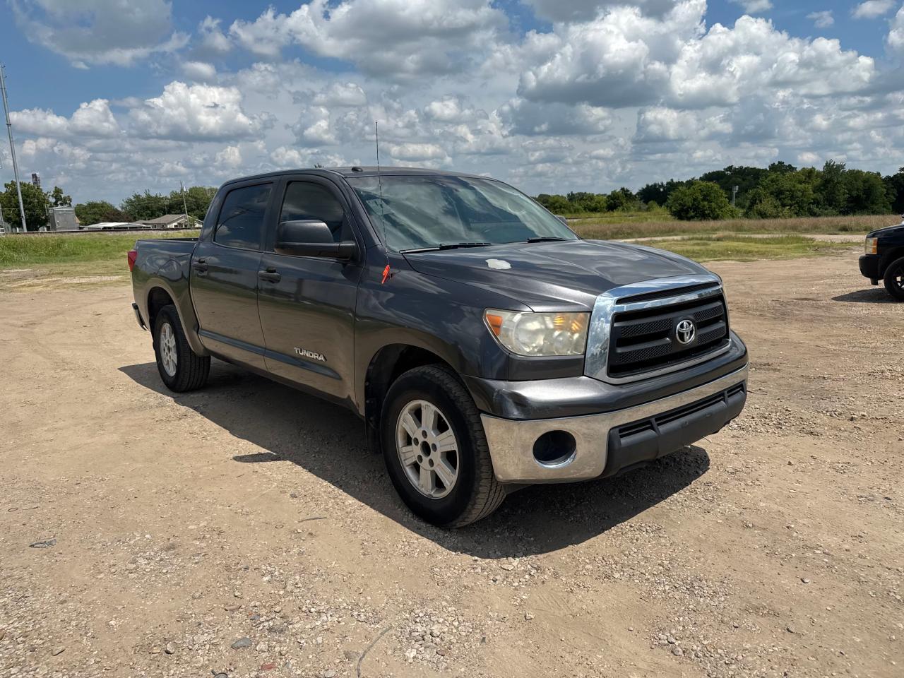 TOYOTA TUNDRA CREWMAX SR5