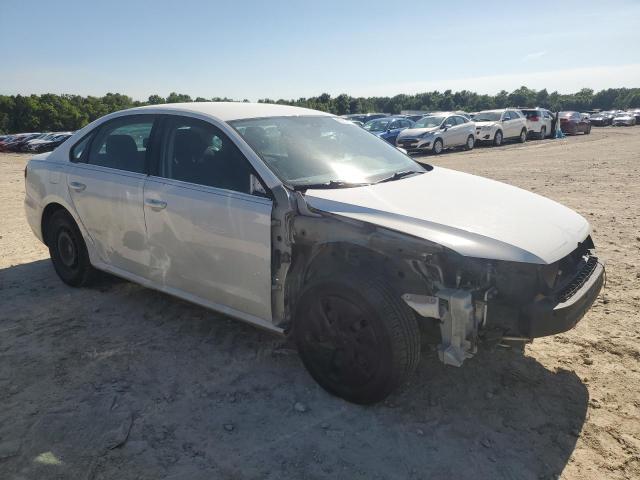 2015 VOLKSWAGEN PASSAT S 1VWAS7A38FC003278