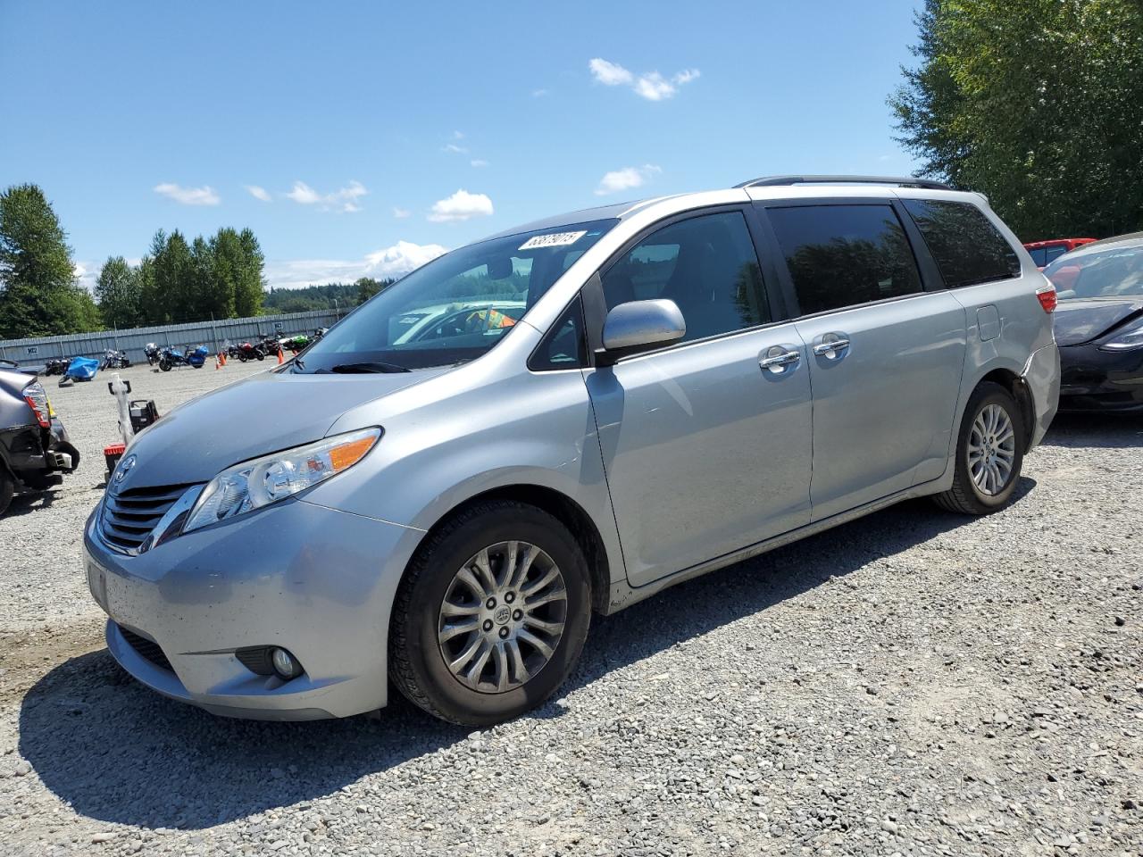 TOYOTA SIENNA XLE