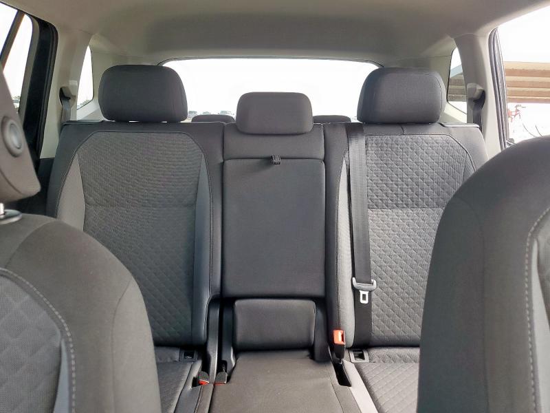 2019 VOLKSWAGEN TIGUAN S 3VV1B7AX3KM040237