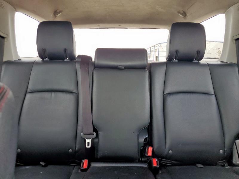 2018 TOYOTA 4RUNNER SR JTEBU5JR9J5589640