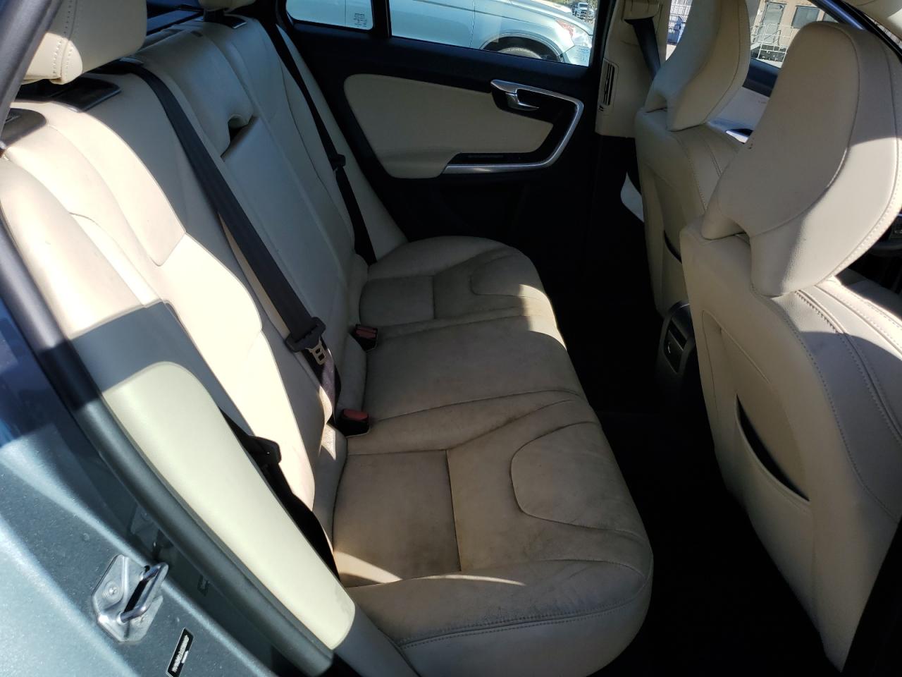 VOLVO V60 T5 DYNAMIC