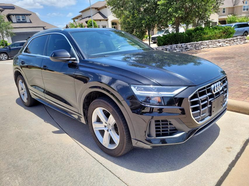 AUDI Q8 PREMIUM