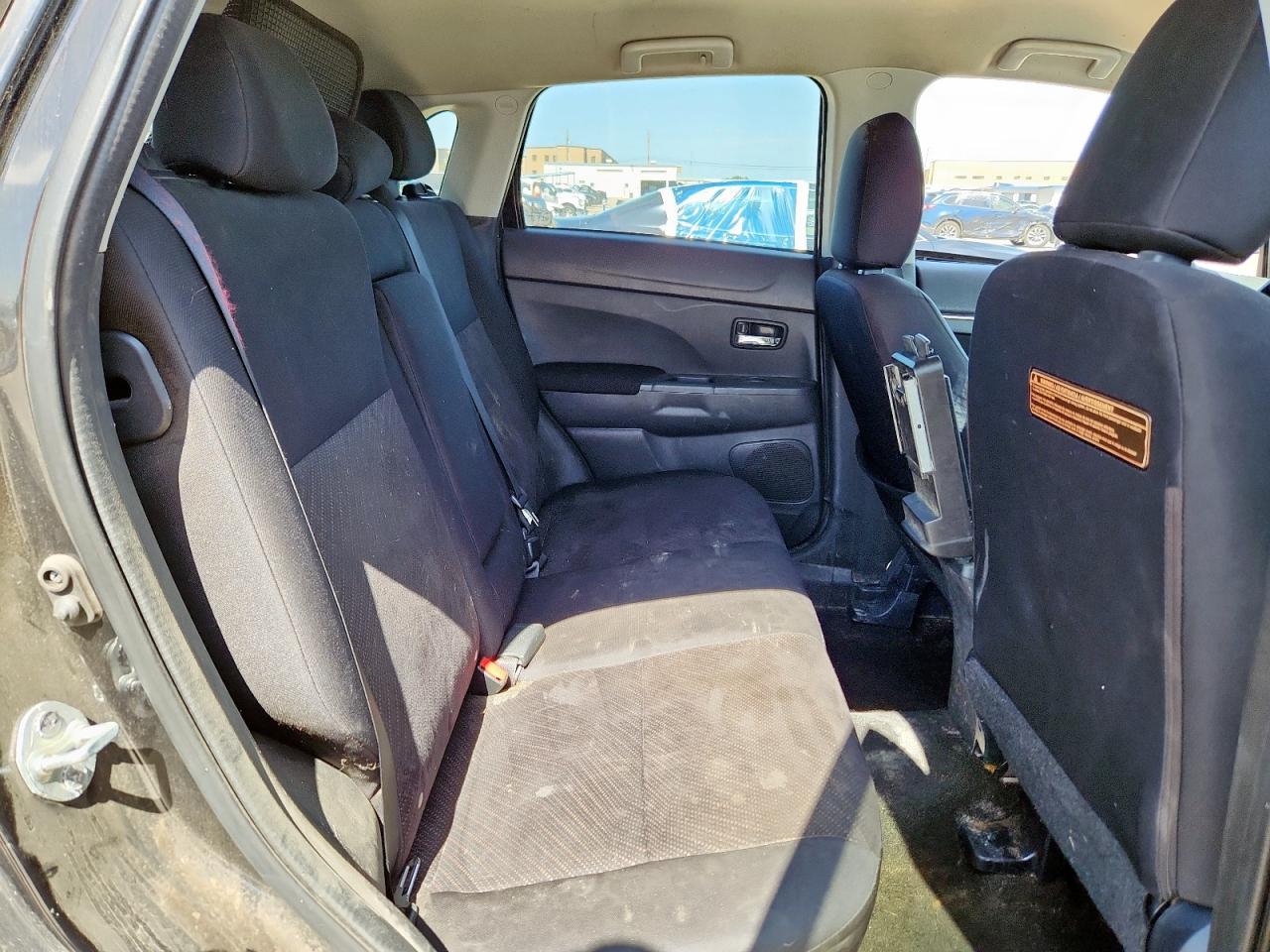 MITSUBISHI OUTLANDER LE