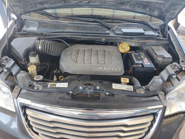 2015 CHRYSLER TOWN & COU 2C4RC1BG4FR673418