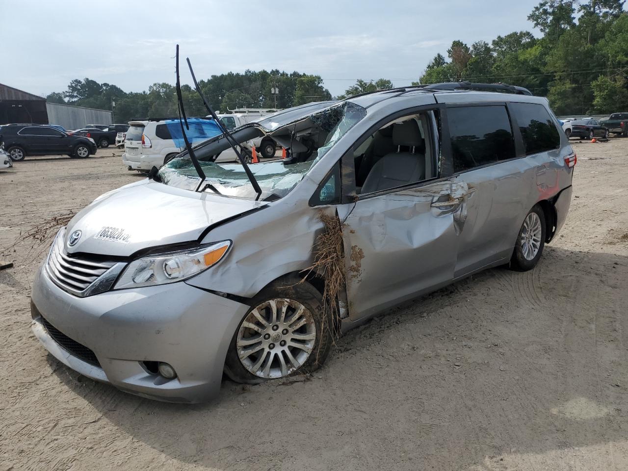 TOYOTA SIENNA XLE