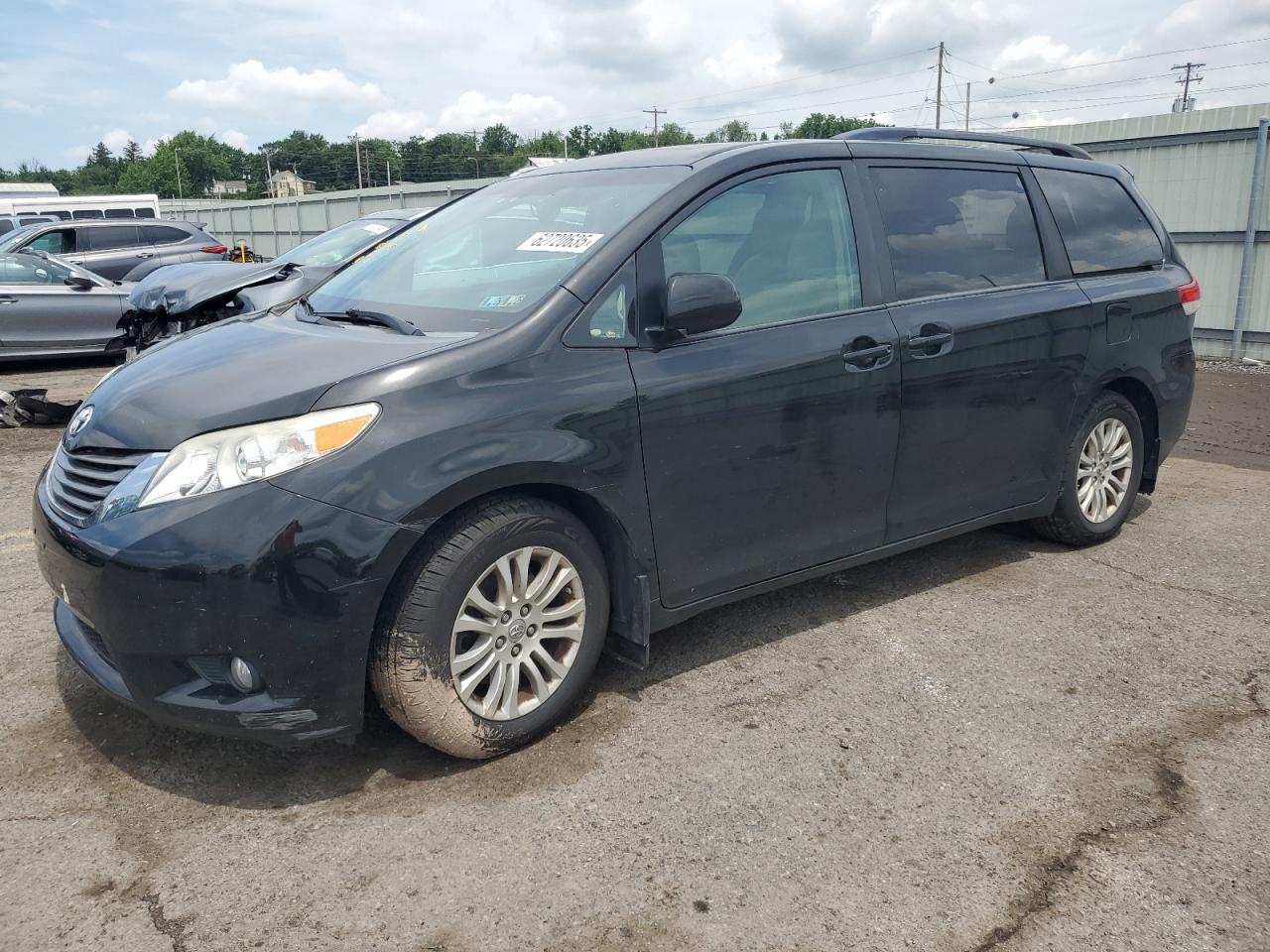 TOYOTA SIENNA XLE