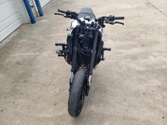YAMAHA FZ09 2017 white  gas JYARN53E9HA000254 photo #3
