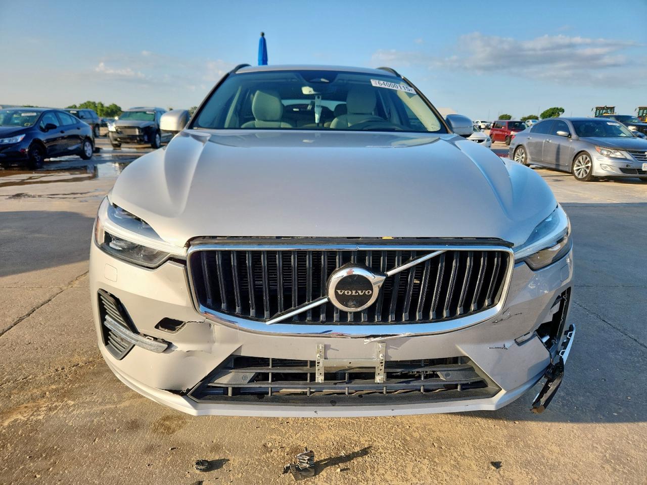 VOLVO XC60 B5 MOMENTUM