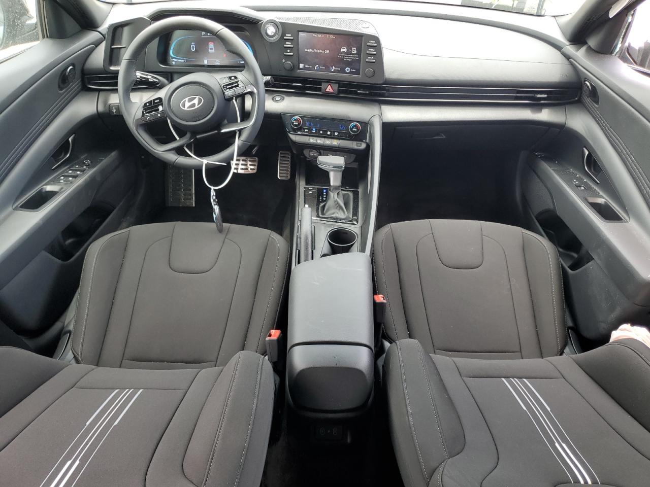 Hyundai Elantra se 2025