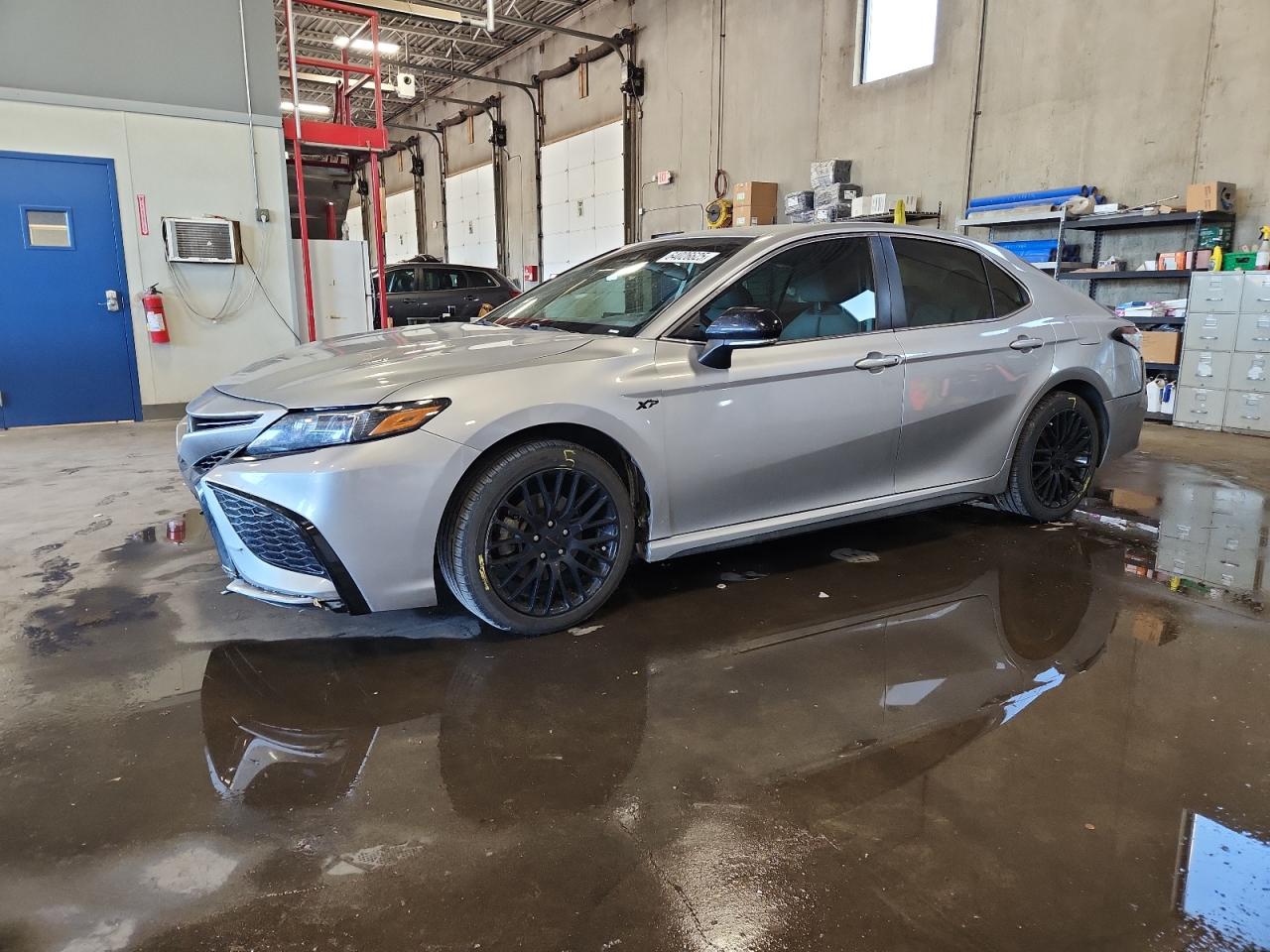 TOYOTA CAMRY SE NIGHT SHADE