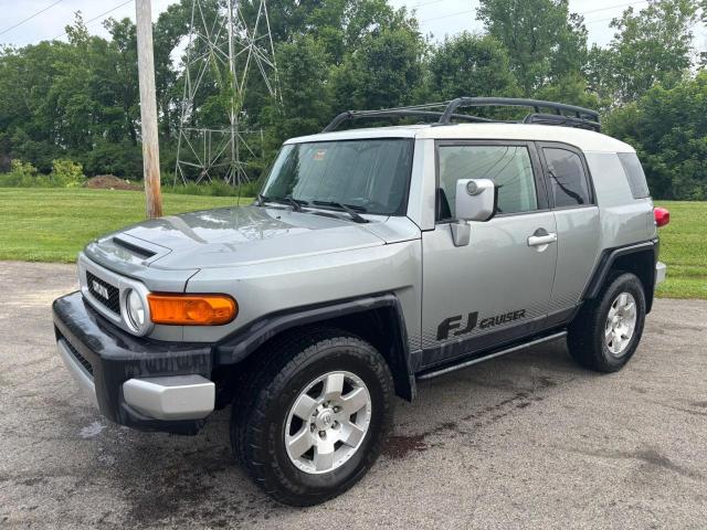 TOYOTA FJ CRUISER