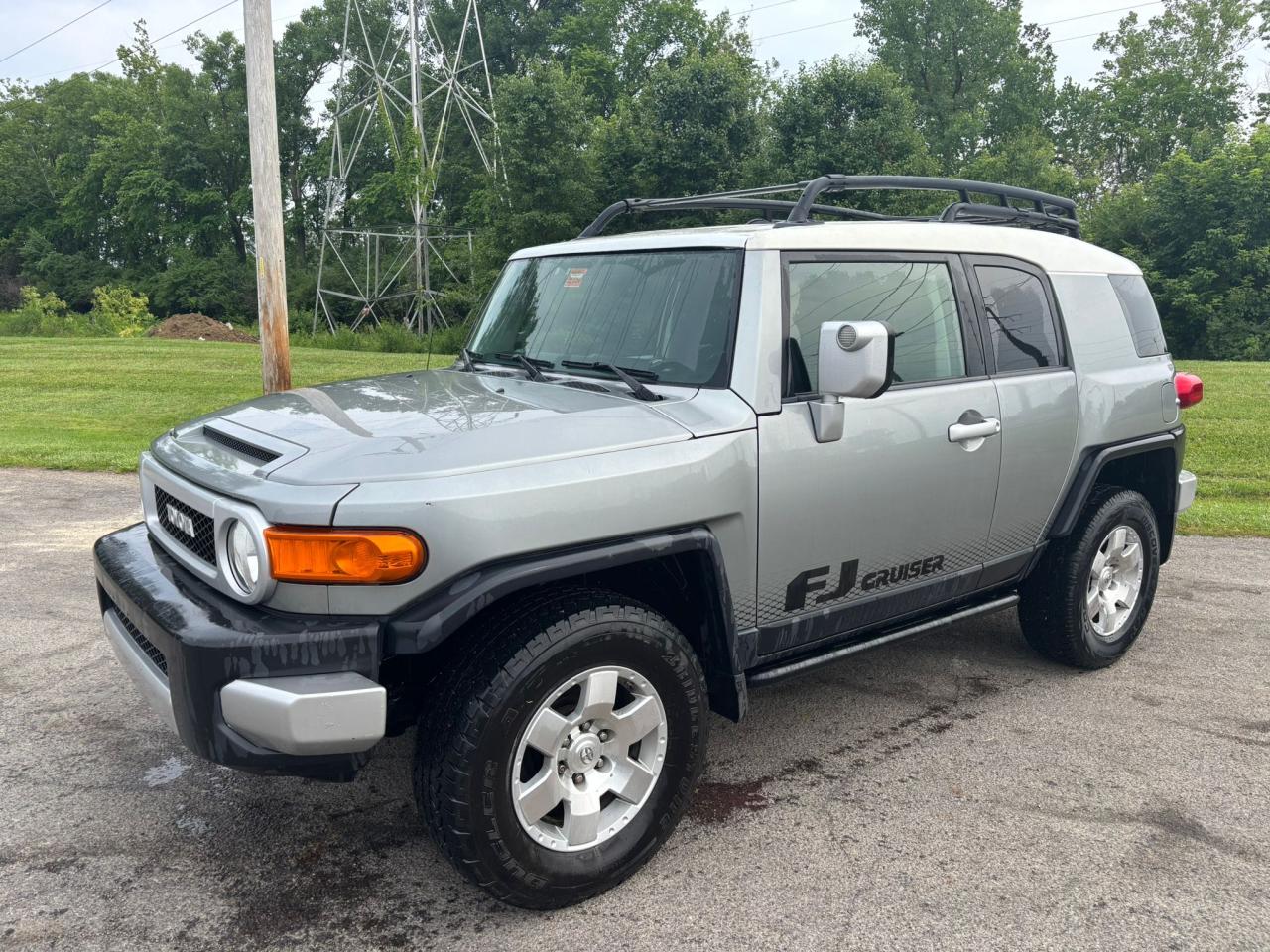 TOYOTA FJ CRUISER
