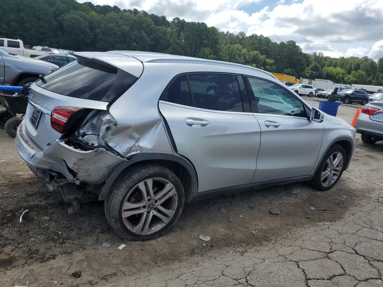 MERCEDES-BENZ GLA-CLASS 250