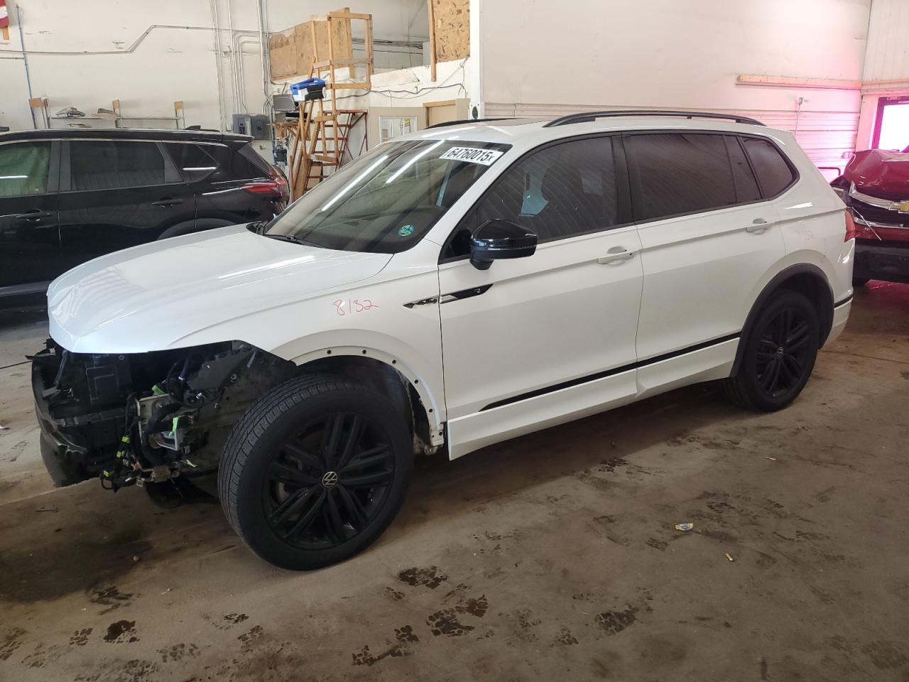 VOLKSWAGEN TIGUAN SE R-LINE BLACK