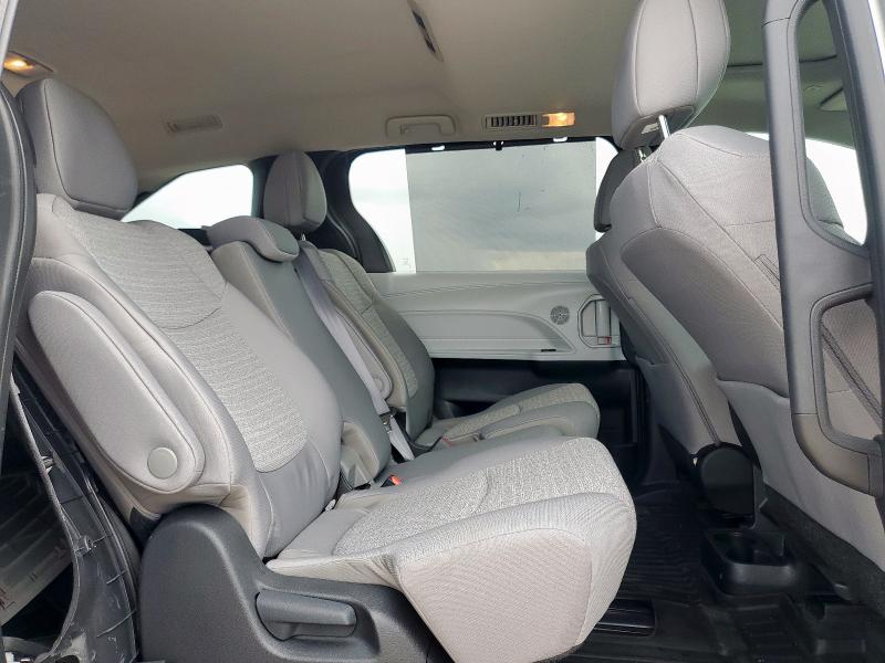 2025 TOYOTA SIENNA LE 5TDBRKEC0SS255230