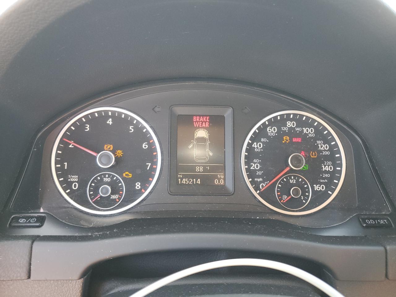 Volkswagen Tiguan s 2016