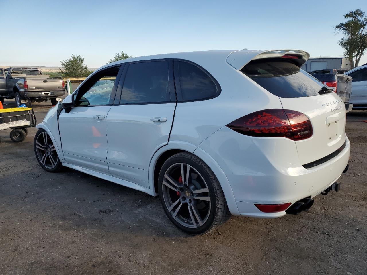 PORSCHE CAYENNE GTS