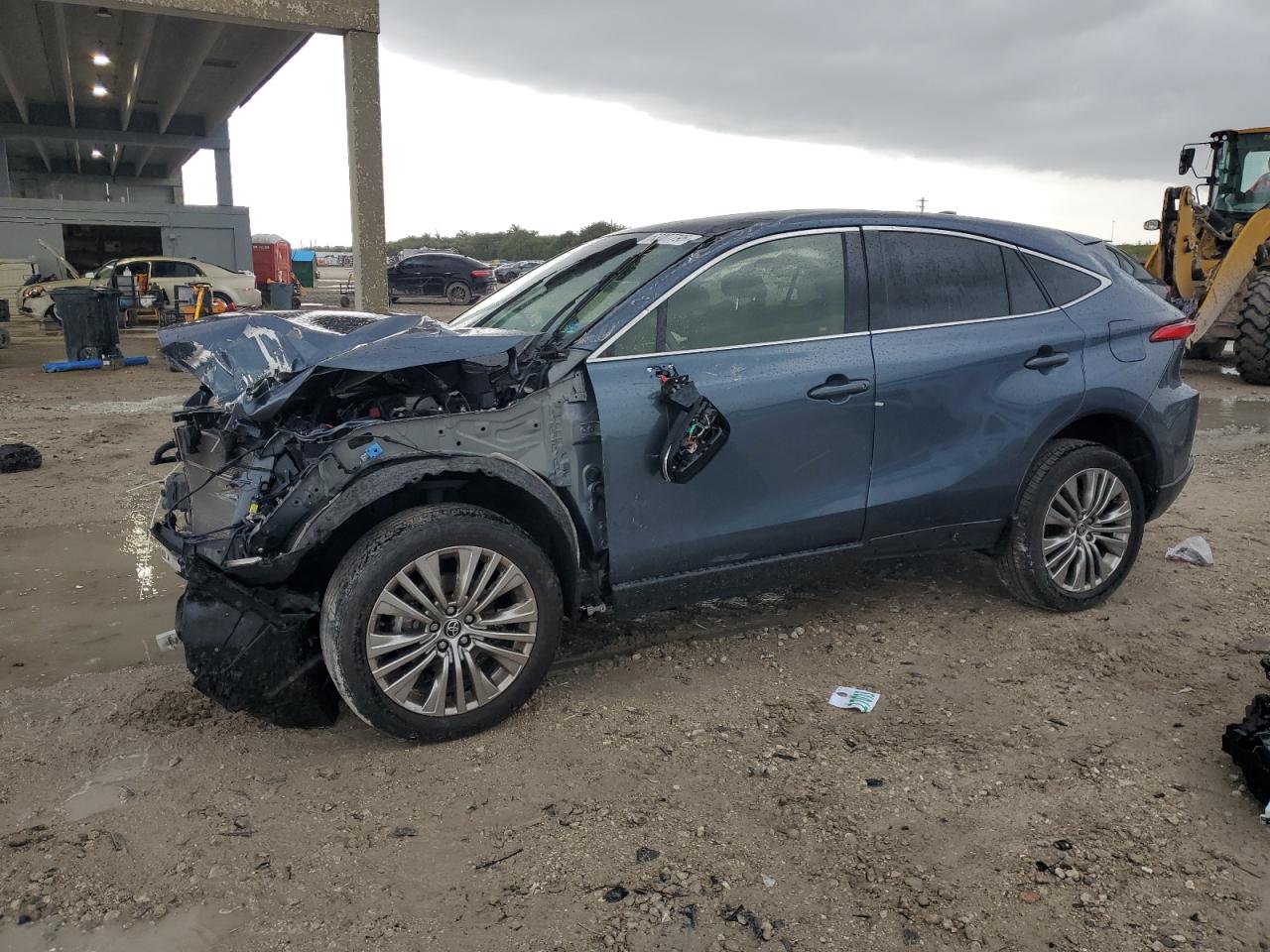 TOYOTA VENZA LE