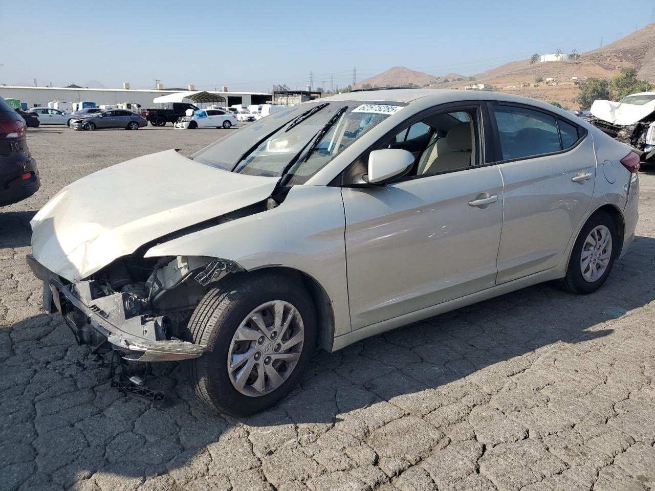 HYUNDAI ELANTRA SE