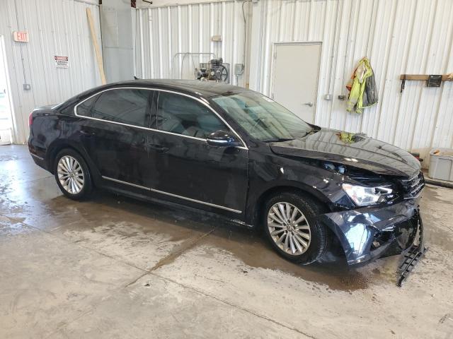 2017 VOLKSWAGEN PASSAT SE 1VWBT7A31HC029855