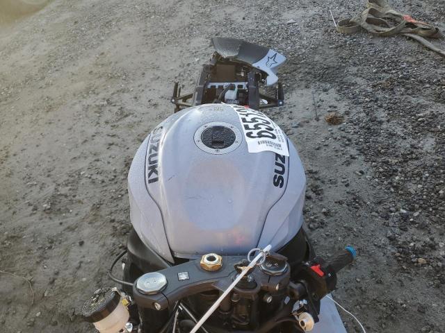 2022 SUZUKI GSX-R600 JS1GN7FA8N7100722