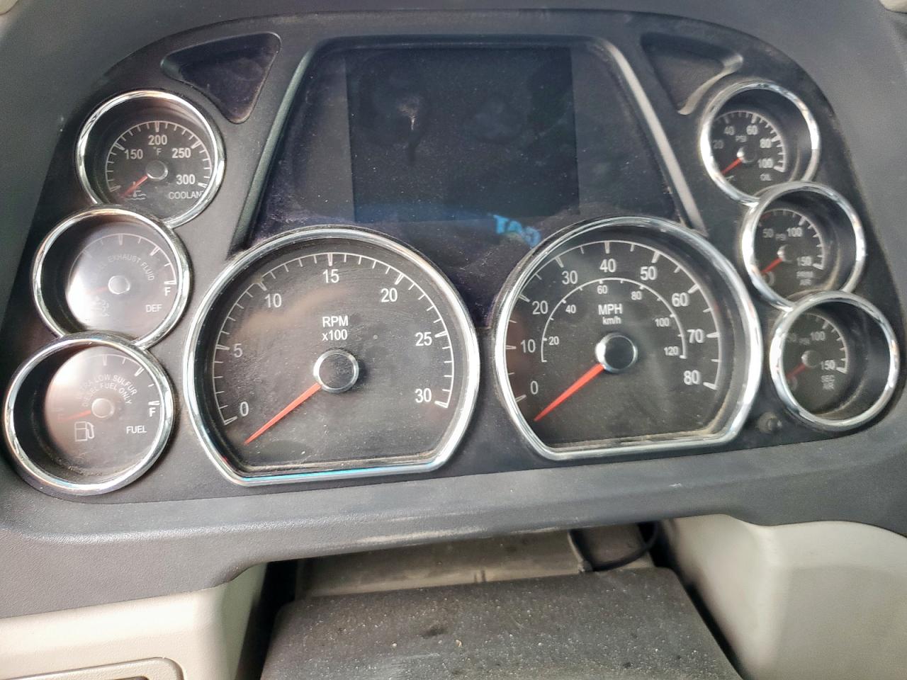 Lot #3247733221 2019 PETERBILT 579