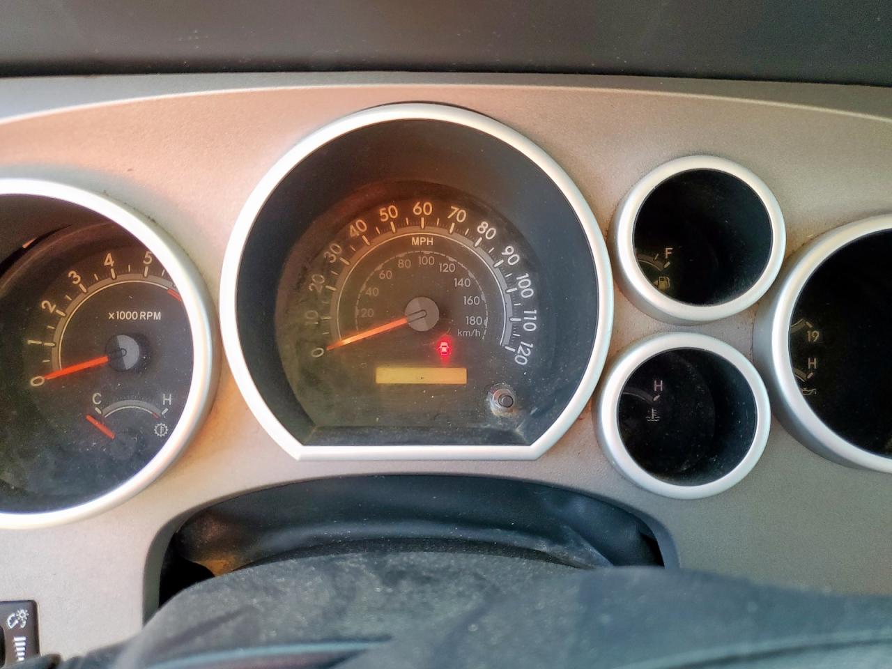 TOYOTA TUNDRA CREWMAX SR5