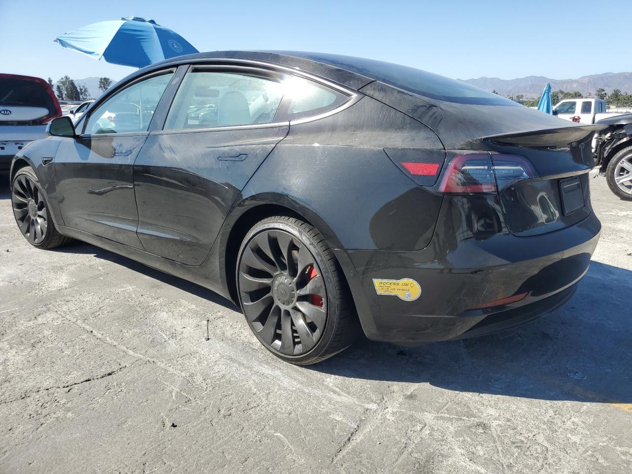 TESLA MODEL 3